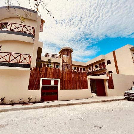 Hotel Manglar Suites Махахуал Екстериор снимка