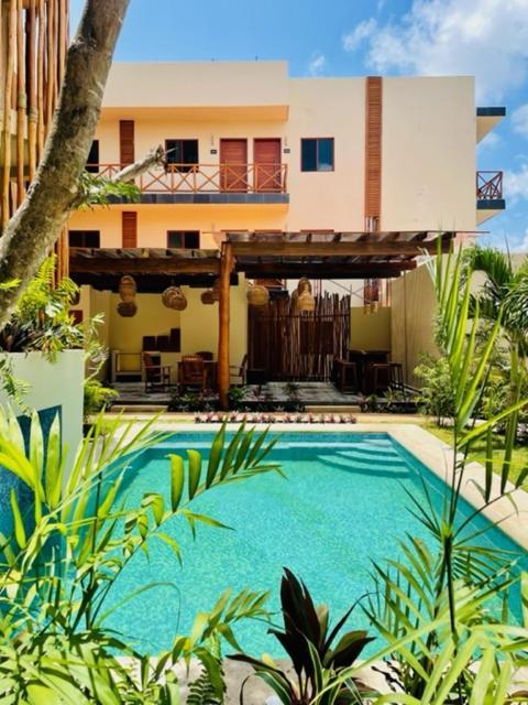 Hotel Manglar Suites Махахуал Екстериор снимка