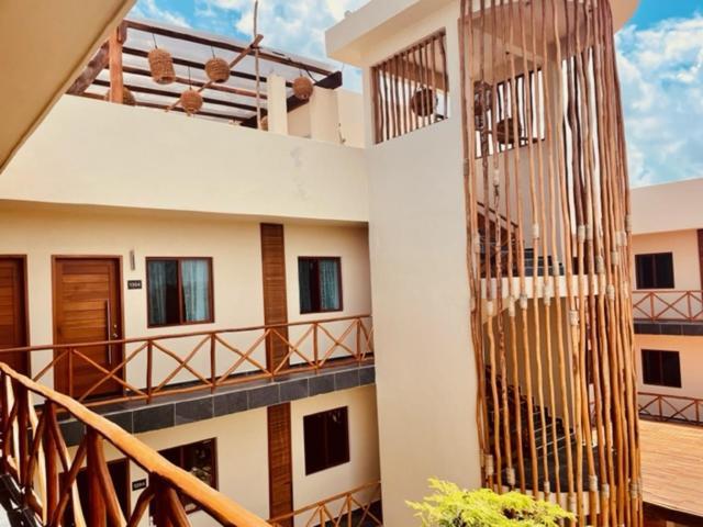 Hotel Manglar Suites Махахуал Екстериор снимка