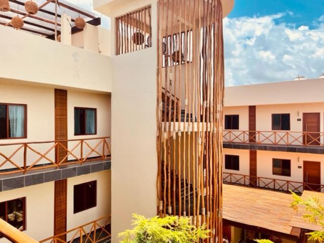 Hotel Manglar Suites Махахуал Екстериор снимка
